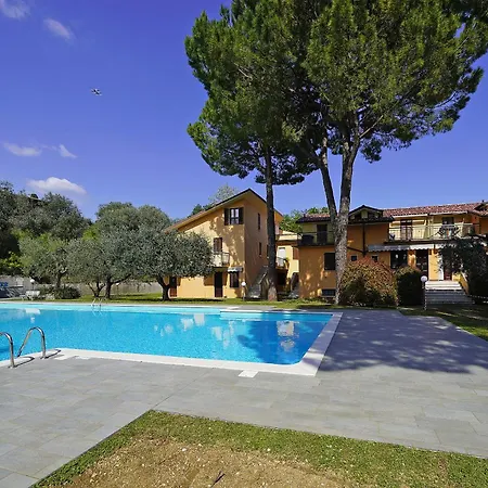 Olive Garden Garda - Pool & View